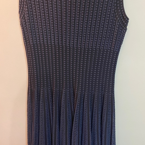 Theory Navy Textured Mini Dress Size Medium - Picture 5 of 12